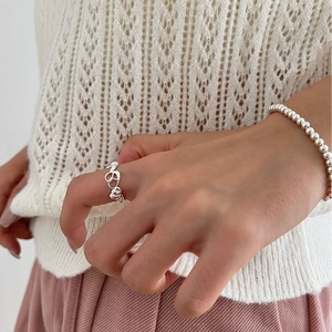 Ensemble bague chaîne nez de cochon et bracelet perles en argent 925 sur modèle