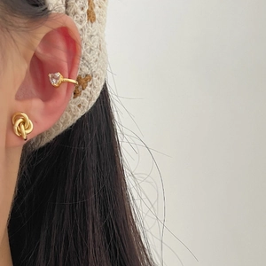925 silver gold ear cuff with heart zircon and knotted stud earring on female ear