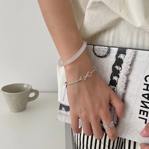 Minimalist 925 sterling silver heart bracelet with white crystal and beaded design