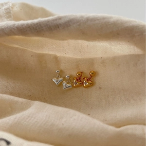 S925 sterling silver heart-shaped stud earrings with zircon in silver and gold finishes
