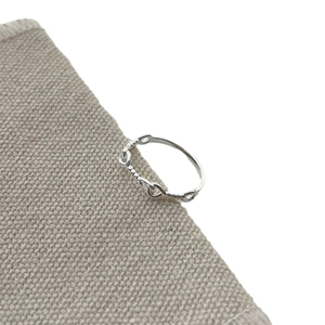 Minimalist S925 sterling silver twisted ring with a woven hollow heart design