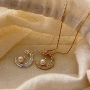 Crescent Moon Artificial Pearl Pendant Necklace In 925 Sterling Silver With Cubic Zirconia For Women Elegant Minimalist Jewelry