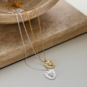 S925 sterling silver heart pendant necklace with sunburst texture and zircon inlay
