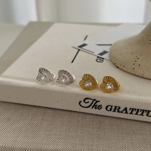 S925 Sterling Silver 18K Gold heart stud earrings set with sparkling zircon stones