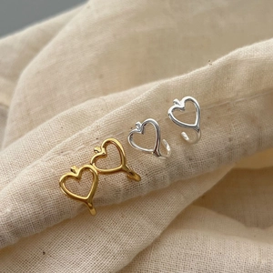 Minimalist 925 sterling silver heart-shaped hollow hoop earrings in gold and silver