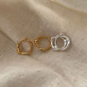 Minimalist S925 silver hoop earrings with irregular lava texture in gold and silver