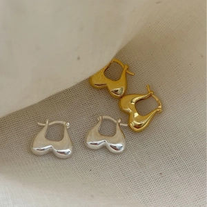 Minimalist 925 sterling silver heart-shaped hoop earrings in gold and silver finish