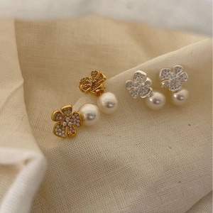 925 silver flower pearl stud earrings with zircon crystals in gold and silver set