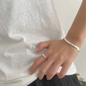 Minimalistischer S925 Sterlingsilber Spiralring und offener Armreif für Damen
