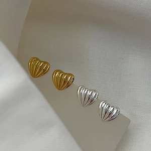 Stereo heart earrings in 925 silver with croissant texture in gold and silver