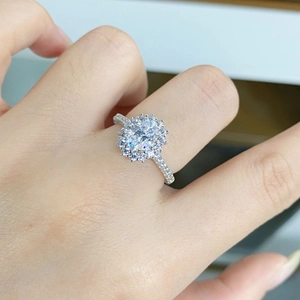 Classic 1 carat S925 silver oval-cut halo ring with pavé stones for women
