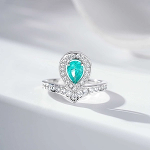 Pear cut aquamarine crown ring in S925 sterling silver with halo and V-shaped band