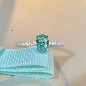 Bague élégante en argent 925 avec pierre précieuse vert menthe ovale et diamants