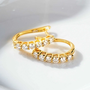 Luxury 925 sterling silver gold-plated hoop earrings with brilliant D-color moissanite