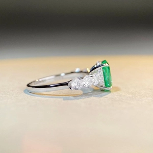 Bague luxe Paraïba 3 carats taille émeraude en argent s925 sertie de diamants pavés