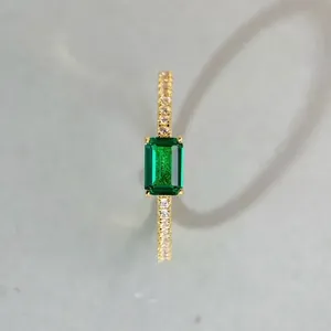 Vintage S925 zilveren smaragdgroene ring met vierkante steen en gouden plating
