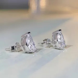 Elegante S925 Sterlingsilber Tropfen-Ohrstecker mit hochkarätigen Zirkonia im Birnenschliff