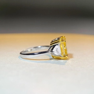 Luxury S925 sterling silver ring with 5ct radiant cut yellow gemstone and side stones