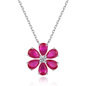 Collier camélia en argent S925 avec pierres rouge rubis et un centre en zircon blanc