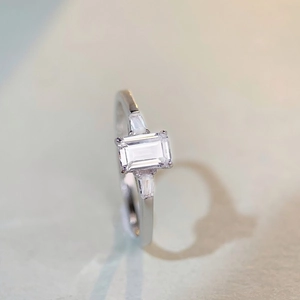 Elegant S925 sterling silver ring featuring a radiant cut emerald shape cubic zirconia