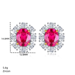 Détail macro de boucles d'oreilles rubis en argent S925 avec zircons et dimensions