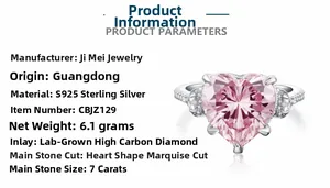 Détail d'une bague en argent S925 avec diamant rose de 7ct en forme de cœur