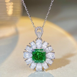 S925 Sterling Silber Blumenkette mit quadratischem Smaragdgrünstein und Zirkonia-Anänger