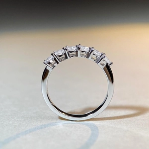 Minimalist S925 sterling silver heart ring with seven round brilliant-cut zircons