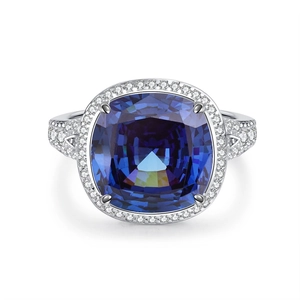 Bague halo en argent 925 avec une grande pierre précieuse bleue de coupe coussin