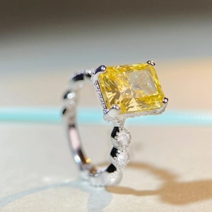 Vintage S925 sterling silver ring with princess cut yellow gemstone and pavé diamonds