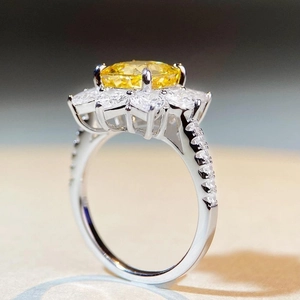 Anello girasole in argento sterling S925 con gemma gialla e petali di diamante