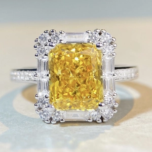 Luxurious S925 sterling silver ring with princess cut yellow zircon and diamond halo