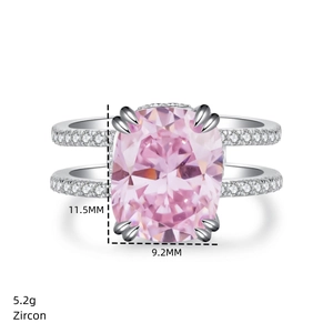 Détail de bague en argent S925 avec zircon rose 11,5 mm et double anneau serti pavé