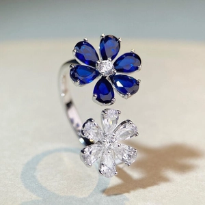 925 silver double flower ring with blue and clear pear-shaped cubic zirconia stones