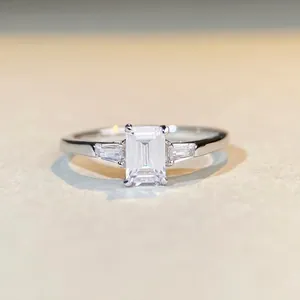 925 Sterling Silver Emerald Cut Moissanite Ring For Women Three Stone Design Zirconia Baguette Side Engagement Ring Jewelry