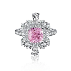 Exquisiter S925 Silberring mit großem rosa Kissen-Diamant und funkelndem Schneeflocken-Halo