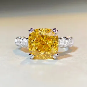 Lussuoso Anello in Argento Sterling 925 con Zirconia Taglio Cushion per Donna Anello a Fascia Incrociata con Zirconia Colorata Gioielli