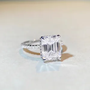 Luxury 925 Sterling Silver Moissanite Ring For Women Emerald Cut 4 Carat Solitaire Engagement Ring Fashion Jewelry