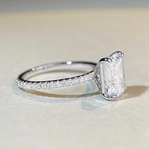 925 silver ring with 4-carat emerald cut carbon diamond and pavé set side stones
