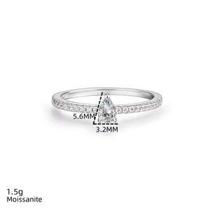 Detail of 925 silver pear cut moissanite ring with precise 5.6x3.2mm size dimensions