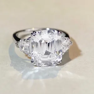 Elegant 925 Sterling Silver Emerald Cut Zirconia Three-Stone Ring For Women Luxurious Wedding Engagement Band Jewelry