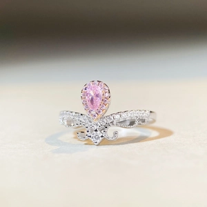 Luxurious S925 silver pear-shaped pink diamond ring with a halo crown design