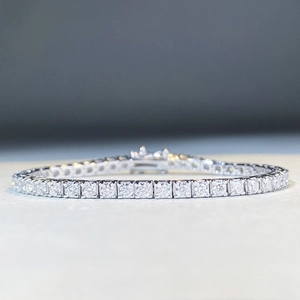 Elegant 925 sterling silver tennis bracelet with D color moissanite stones and secure clasp