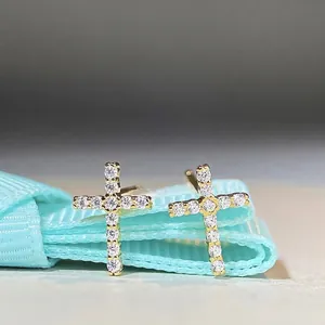 Boucles d'Oreilles Clous Croix en Argent Sterling 925 Moissanite Pavé Couleur D Taille Cœurs Et Flèches Bijoux Minimalistes Hip Hop Femme