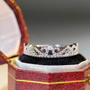 Elegant S925 sterling silver crown ring with sparkling zircons in a red gift box