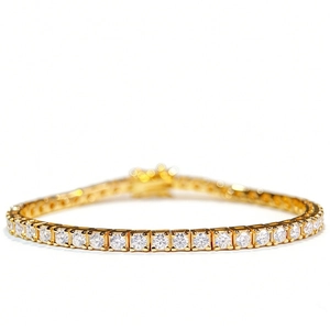Elegante bracciale tennis in moissanite da 2,5 mm, argento 925 con finitura dorata lucida