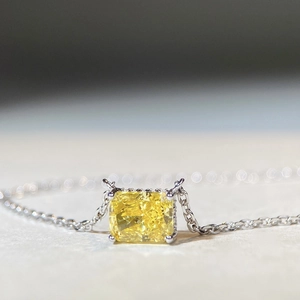 Collier luxueux en argent S925 avec pendentif en zircon jaune de taille radiant