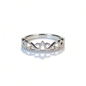 Elegant S925 sterling silver crown ring featuring intricate openwork and cubic zirconia