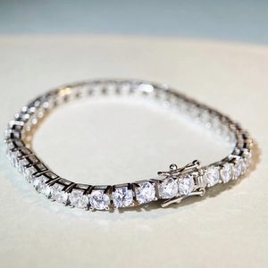 Detailed view of the S925 silver tennis bracelet featuring sparkling moissanite stones