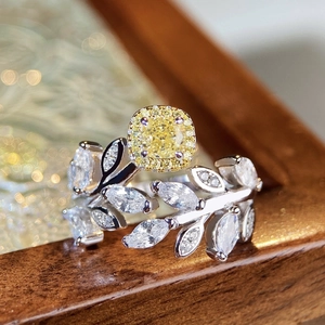 Bague vintage en argent S925 avec pierre jaune taille coussin et anneau feuille ciselé